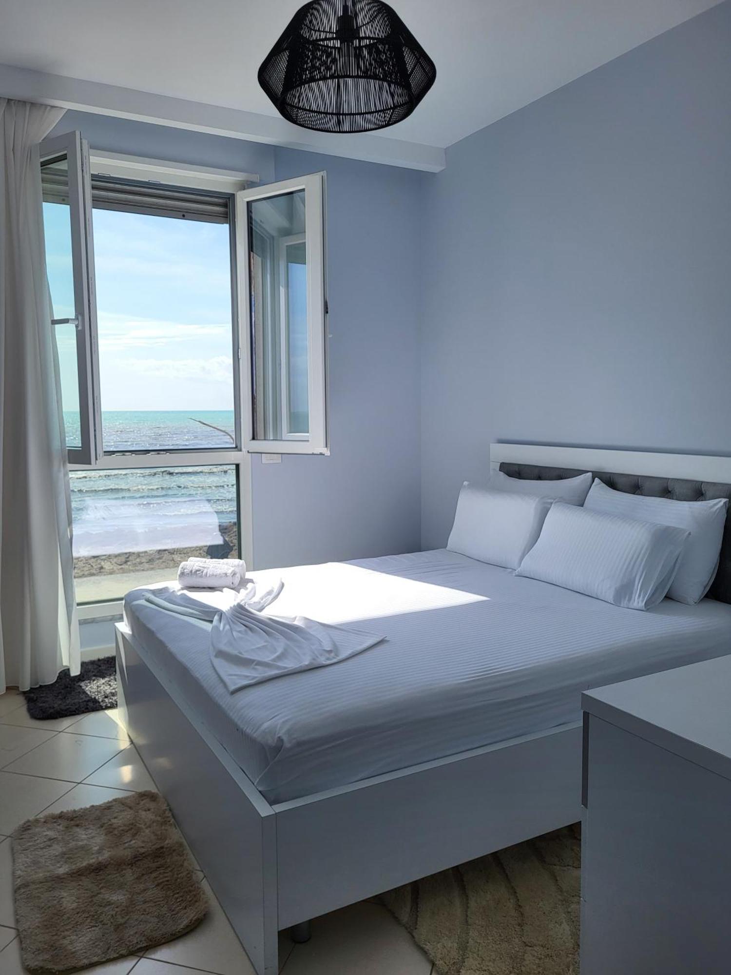 Alex'S Apartment 2 Durres Exterior photo