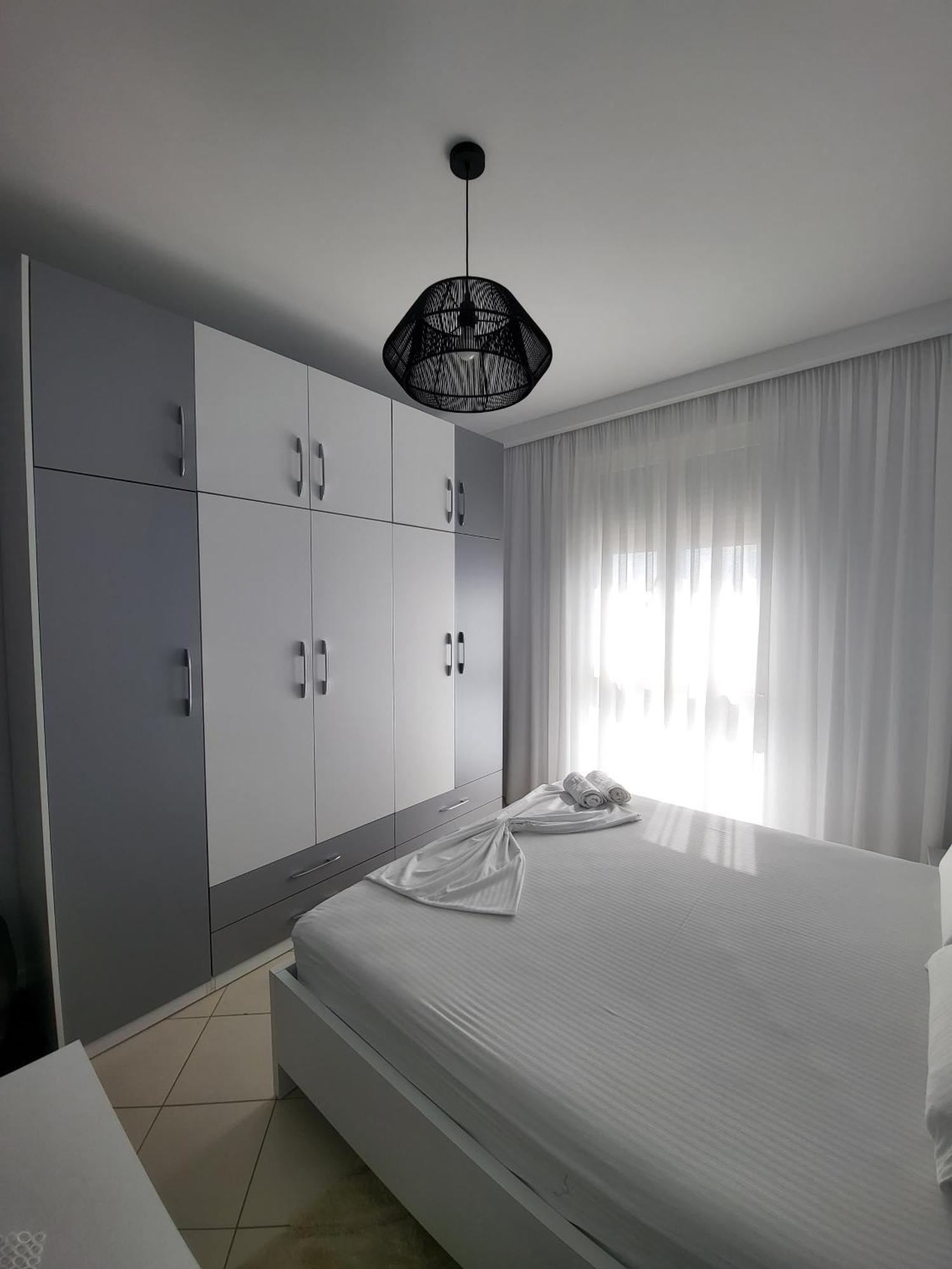 Alex'S Apartment 2 Durres Exterior photo