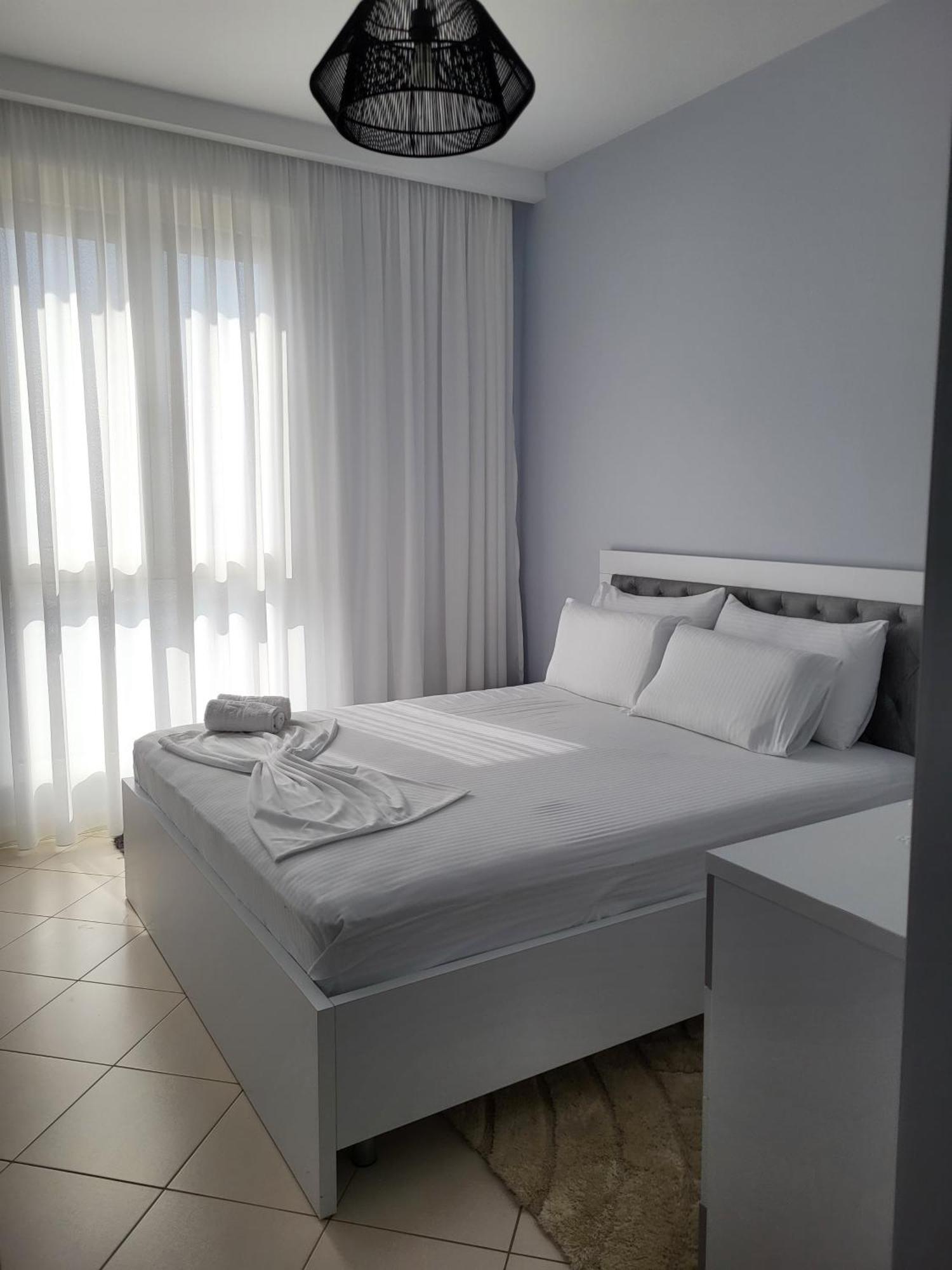 Alex'S Apartment 2 Durres Exterior photo